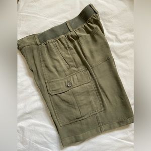 womens shorts cargo multi deep pockets elastic sides back cuffed medium